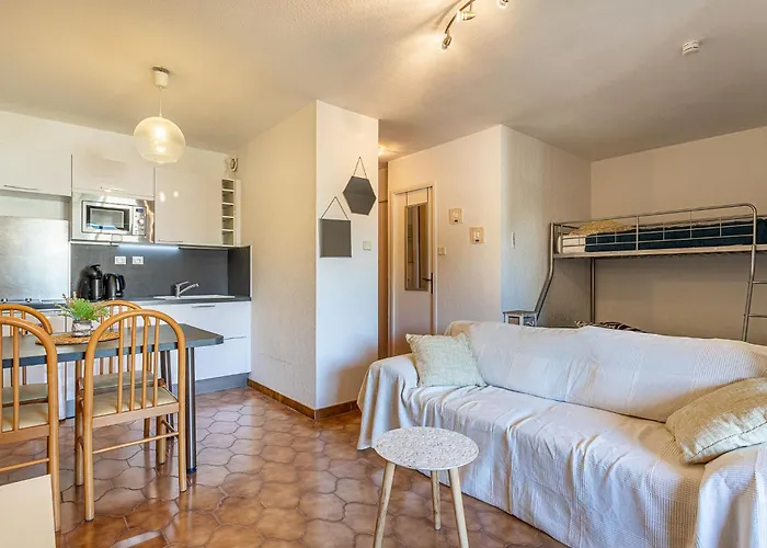 Apartment Les Regates-7 By Interhome Hyeres